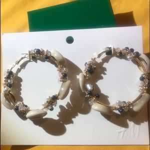 2/18$ H&M gorgeous earrings handmade🌻